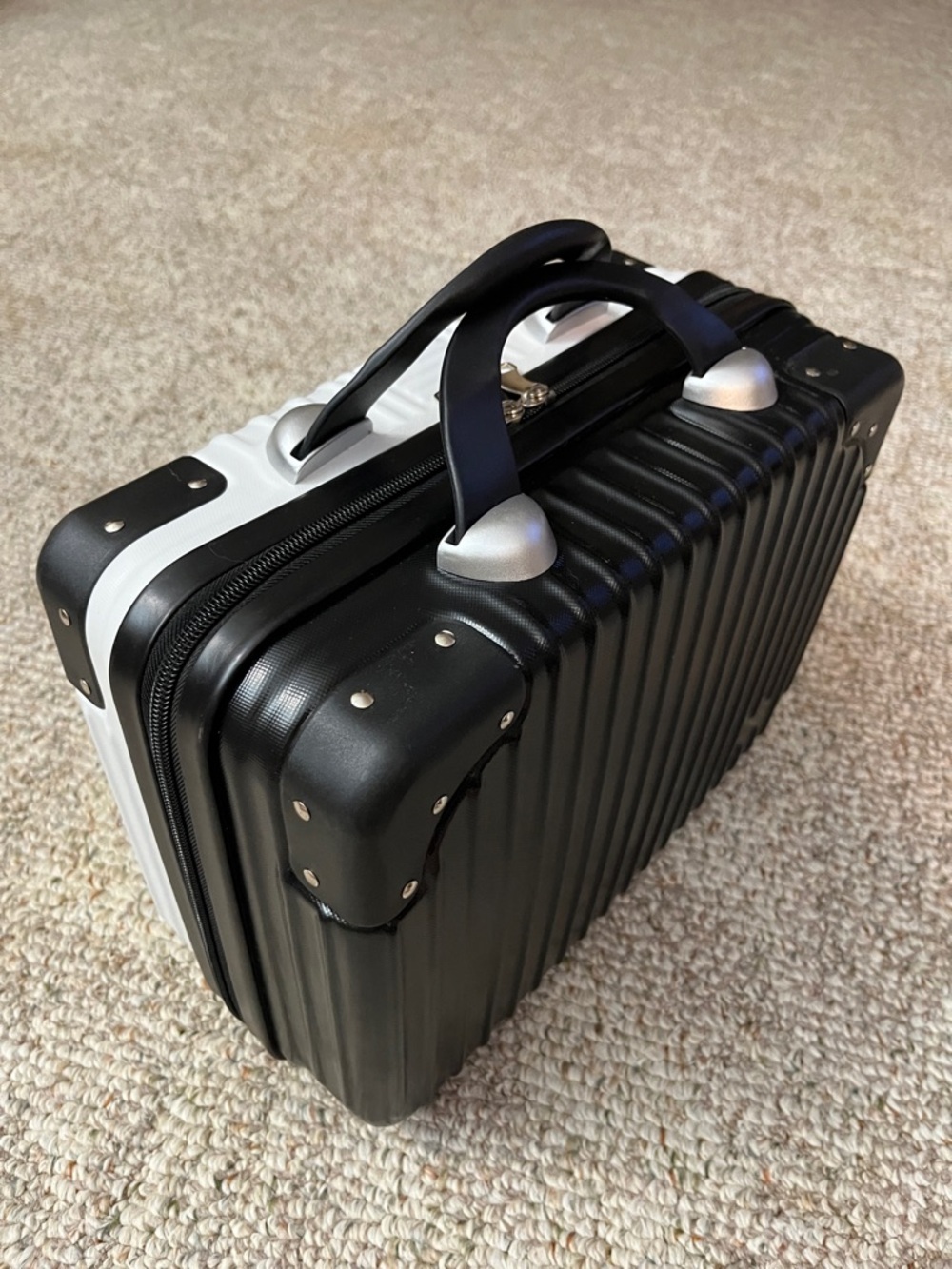 White & Black Hard-Shell Carry Case Travel & Work Bag - Picture 2 of 5